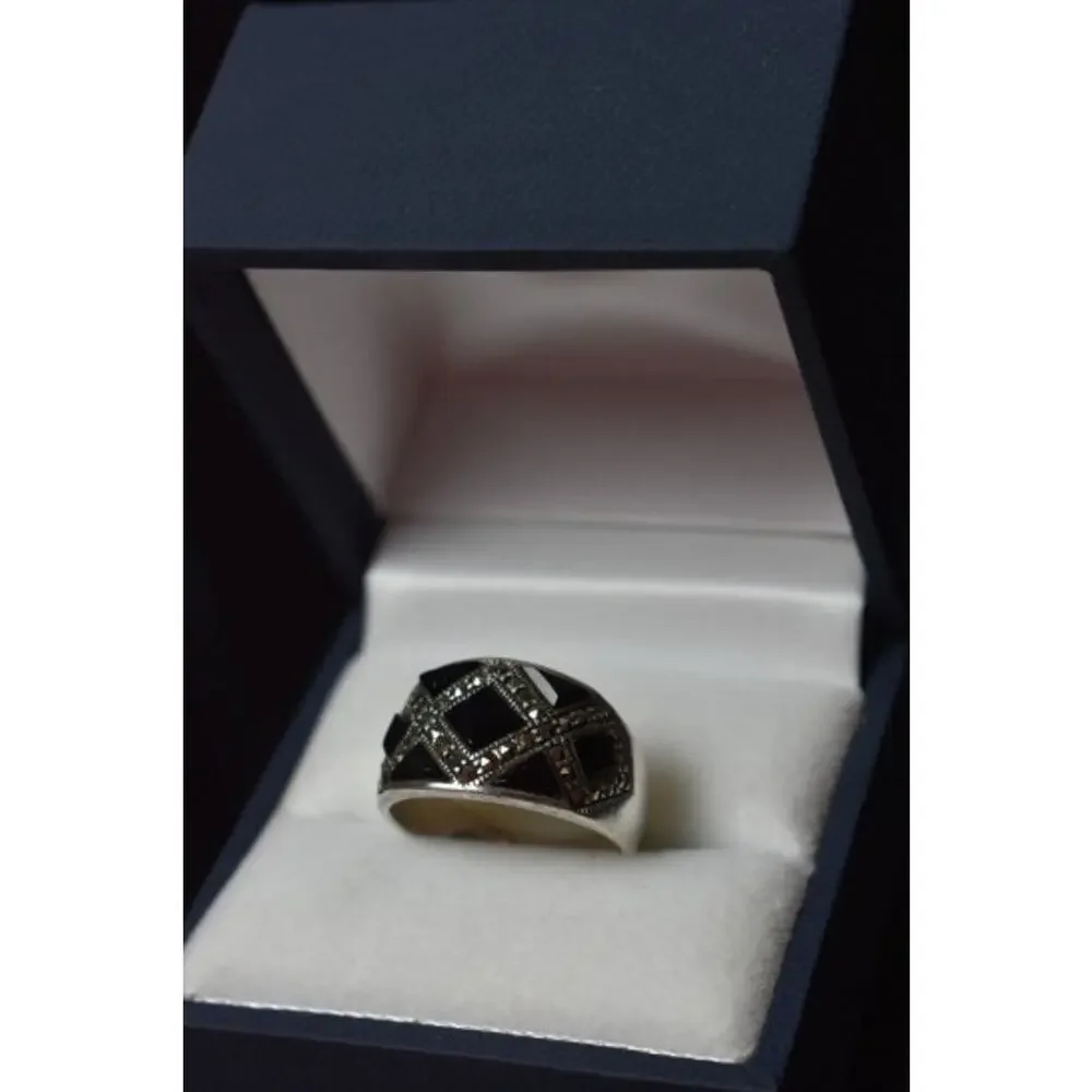 925 Sterling Silver Black Nephrite & Marcasites Ring Size 8